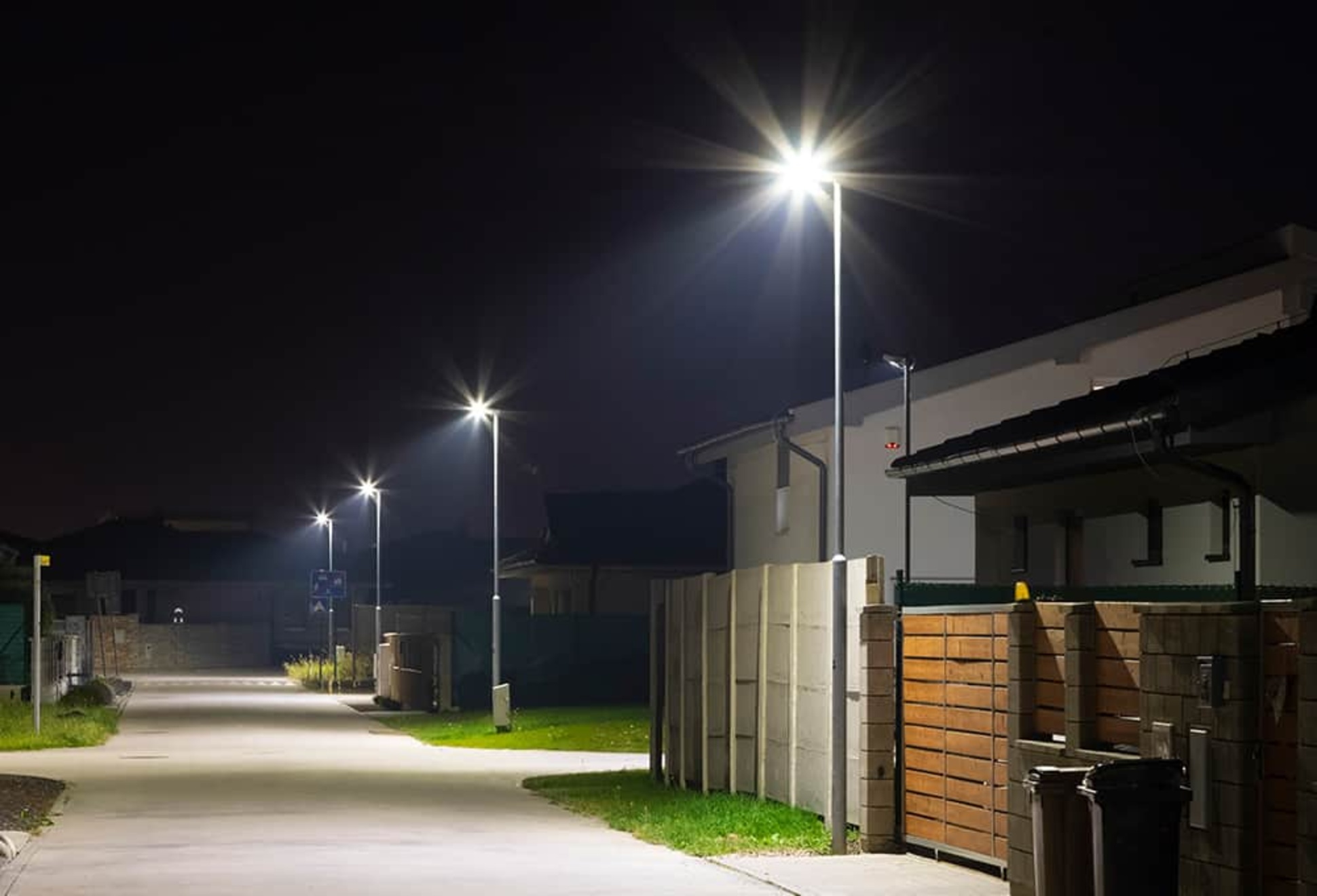 LED-Straßen­beleuchtung bei EKS Elektro-, Kommunikations-und Sicherheitstechnik Rieth GmbH in Oberhosenbach